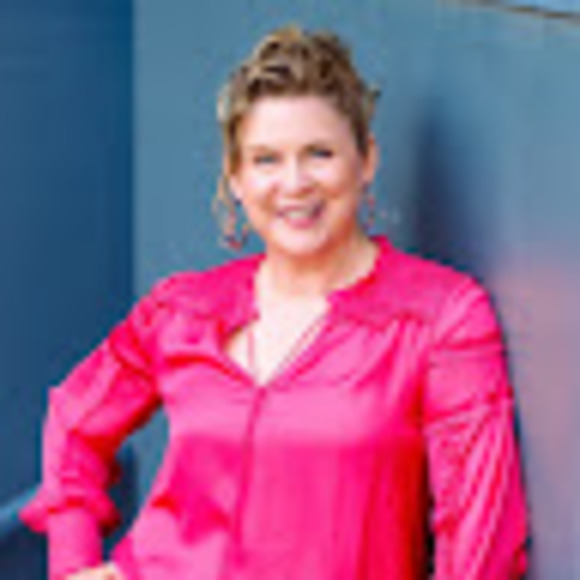 Meet your Posher, Julia - Picture 1 of 1